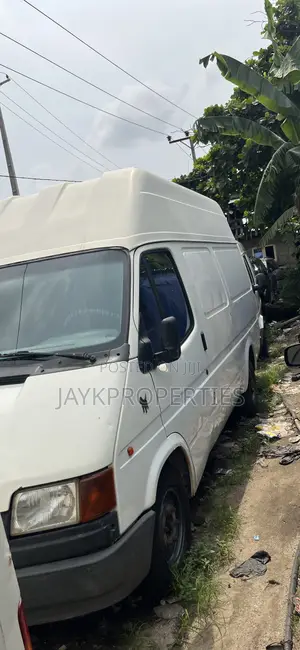 Ford Transit 1990 White
