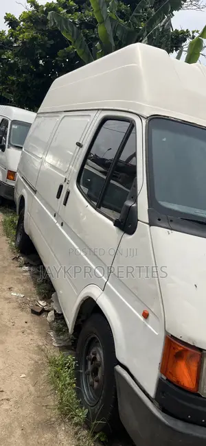 Ford Transit 1990 White