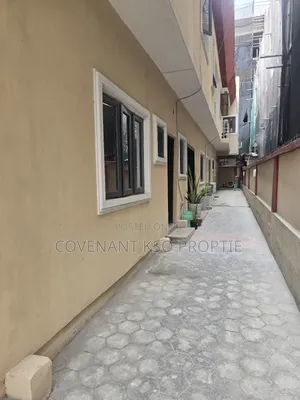 3bdrm Block of Flats in Lekki Phase 1 for rent