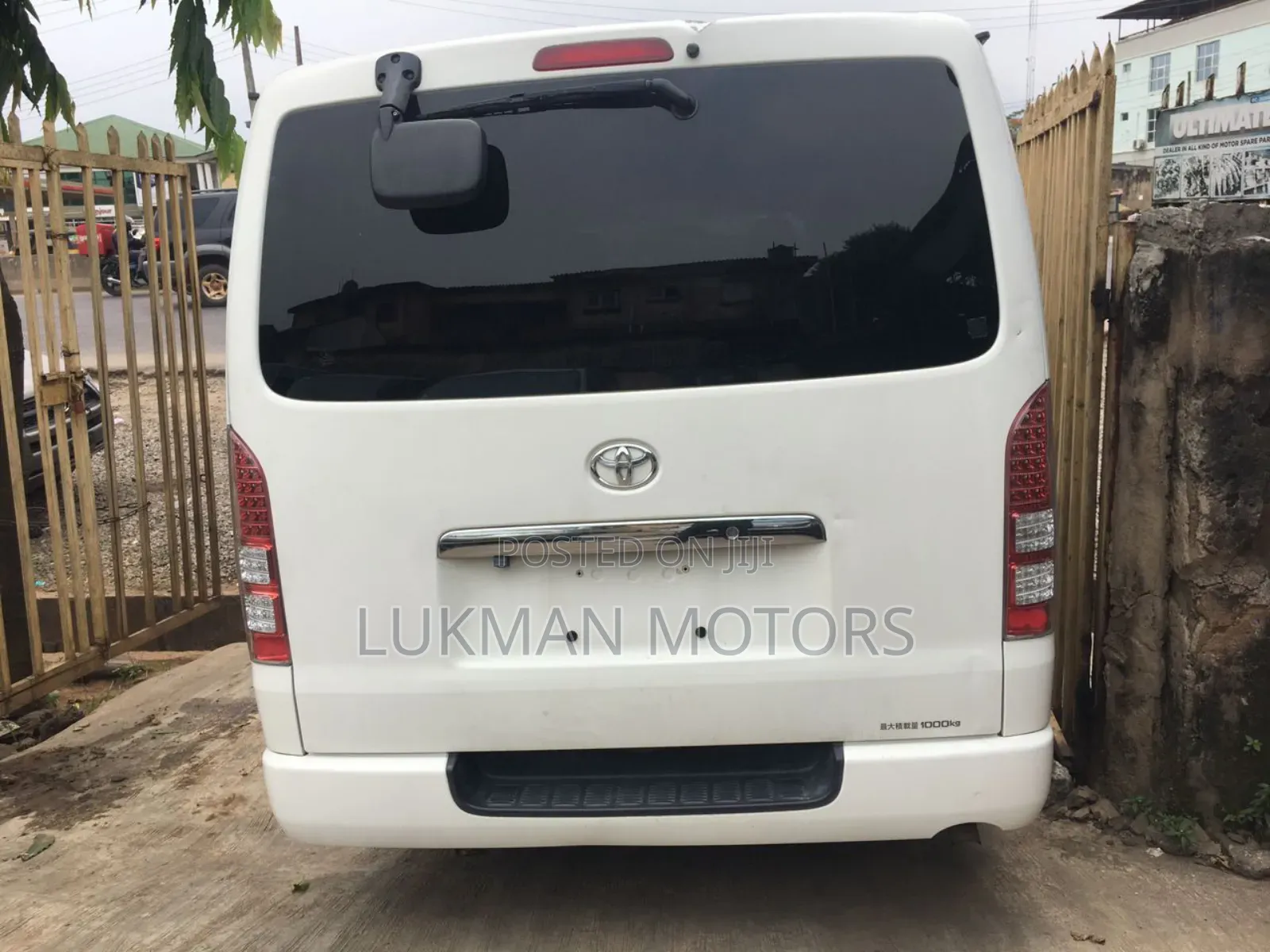 Toyota HiAce 2012 White
