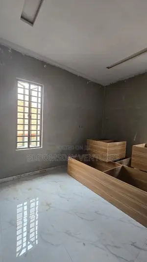 5bdrm Duplex in Omole Estate for sale