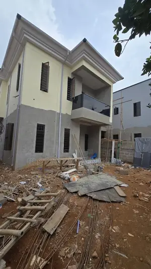 5bdrm Duplex in Omole Estate for sale