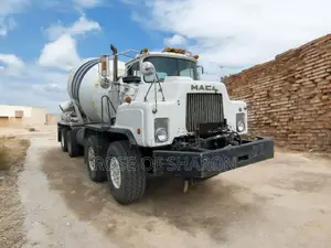 1988 Mack Dmm6866ex 8x4 Twin - Steer Mixer Truck
