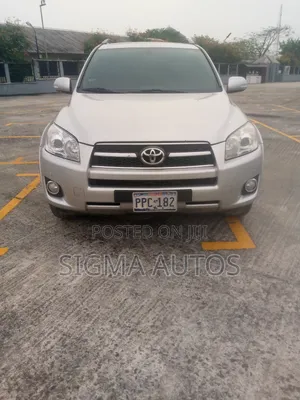 Toyota RAV4 2011 Silver