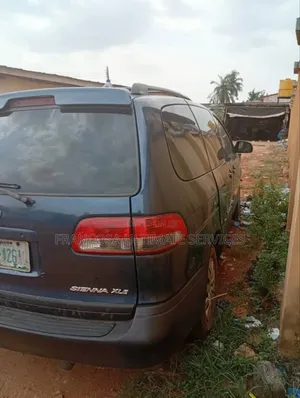Toyota Sienna 2003 Blue