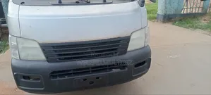 Nissan Caravan (Urvan) 2007 Silver
