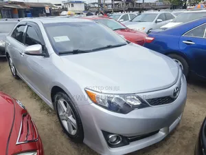 Toyota Camry SE 4dr Sedan (2.5L 4cyl 6A) 2012 Silver