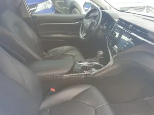 Toyota Camry XSE (2.5L 4cyl 8A) 2019 White