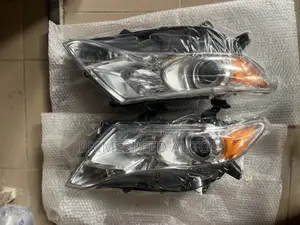Set Headlight Venza 2010 Model