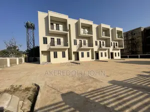 4bdrm Townhouse / Terrace in Mabushi for rent