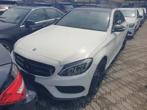 Mercedes-Benz C300 Luxury 4dr AWD 4Matic Sedan (2.0L 4cyl 7A) 2015