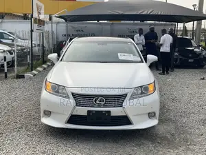 Lexus ES 2013 White