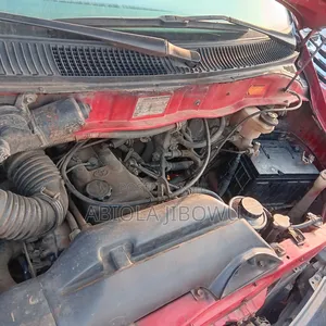 Toyota HiAce 2006 Red