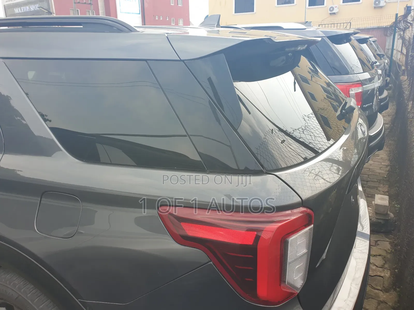 Ford Explorer Platinum 2021 Black