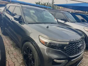 Ford Explorer Platinum 2021 Black