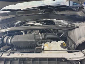 Ford Explorer 2020 Silver