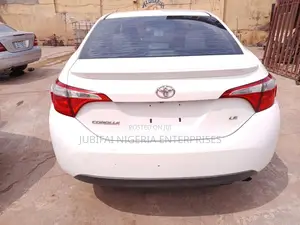 Toyota Corolla LE Eco 4dr Sedan (1.8L 4cyl CVT) 2014 White