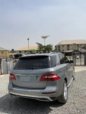 Mercedes-Benz M Class ML350 4MATIC 4dr SUV AWD (3.5L 6cyl 7A) 2015 Gray