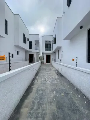 4bdrm Duplex in Ikota for sale