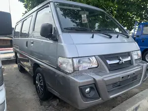 Mitsubishi Delica 2014 Silver