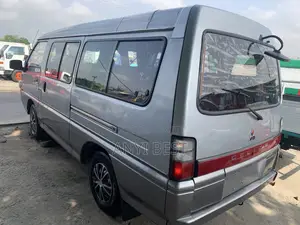 Mitsubishi Delica 2014 Silver