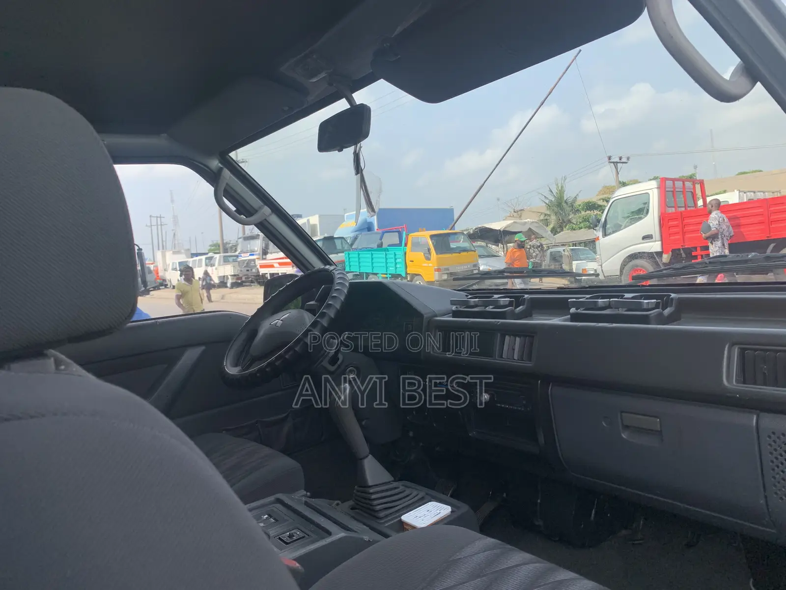 Mitsubishi Delica 2014 Silver
