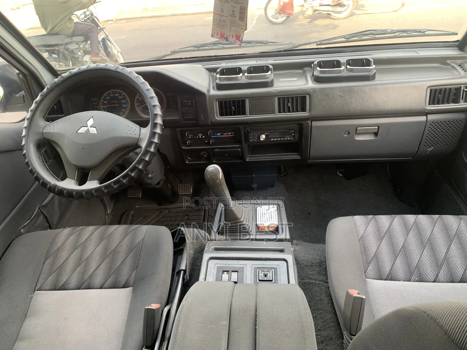 Mitsubishi Delica 2014 Silver