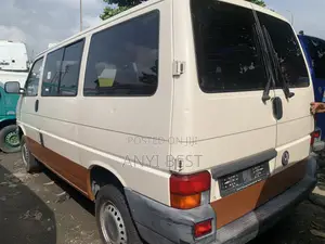 Volkswagen Transporter 2002 White