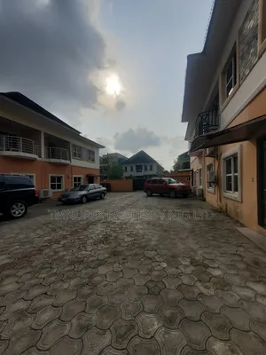 Studio Apartment in Chev, Chevron for rent