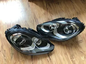 Head Light Porsche Cayenne 2016