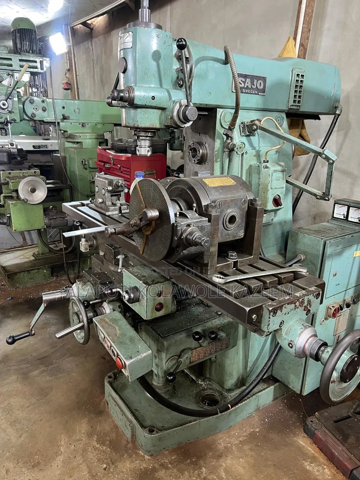 Universal Milling Machine