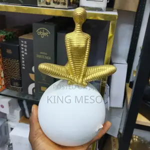 Ball Standing Figurine Decor