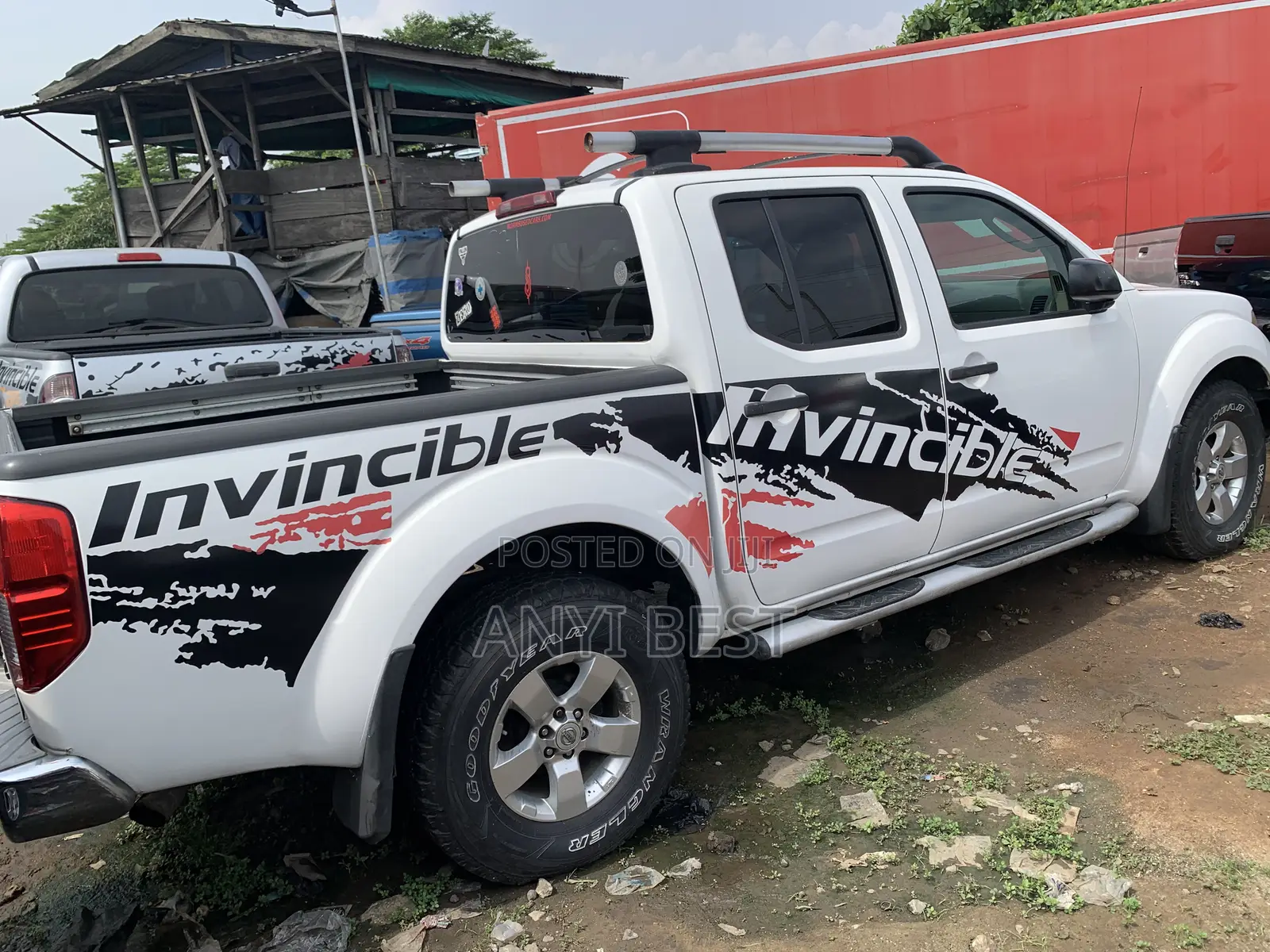 Nissan Frontier 2010 White
