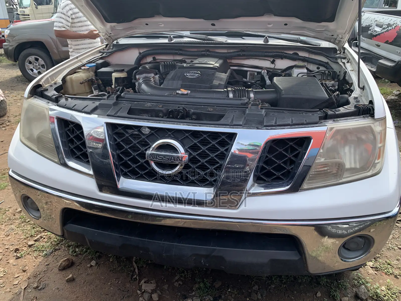 Nissan Frontier 2010 White