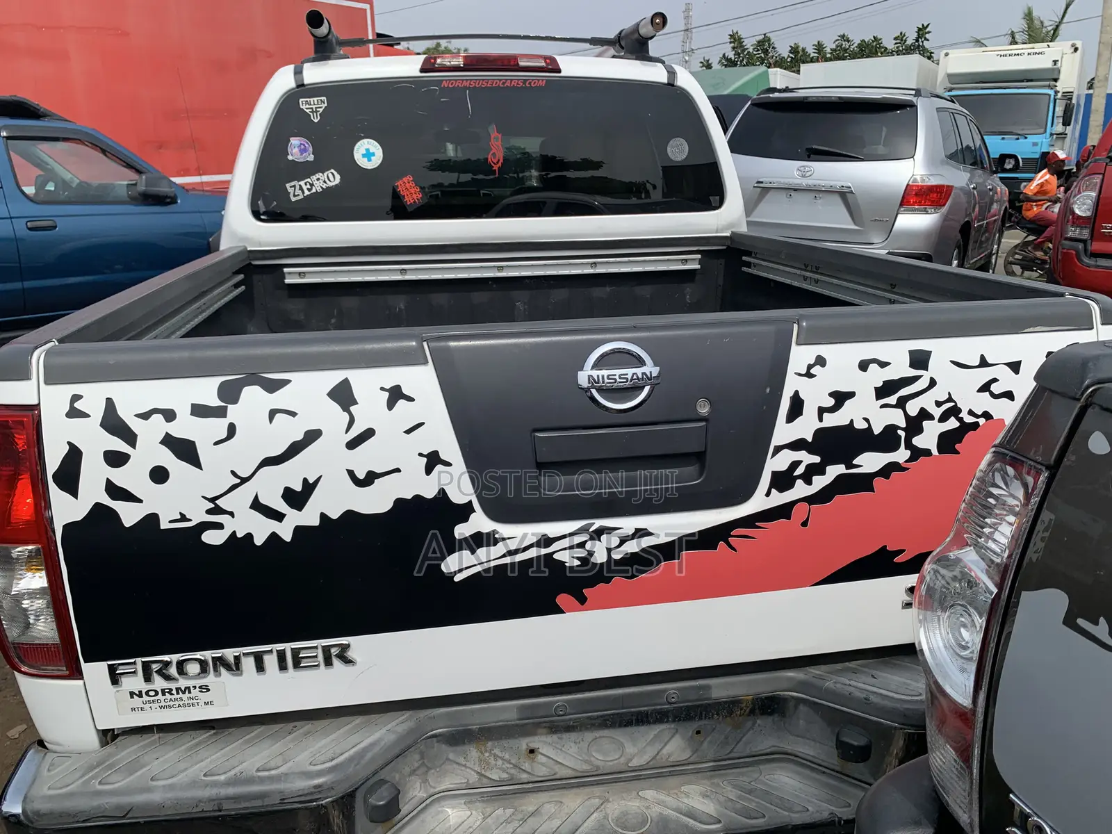 Nissan Frontier 2010 White