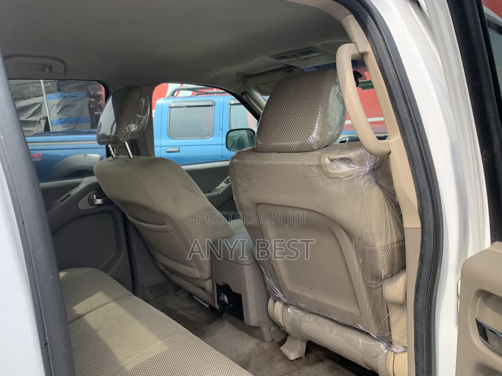 Nissan Frontier 2010 White