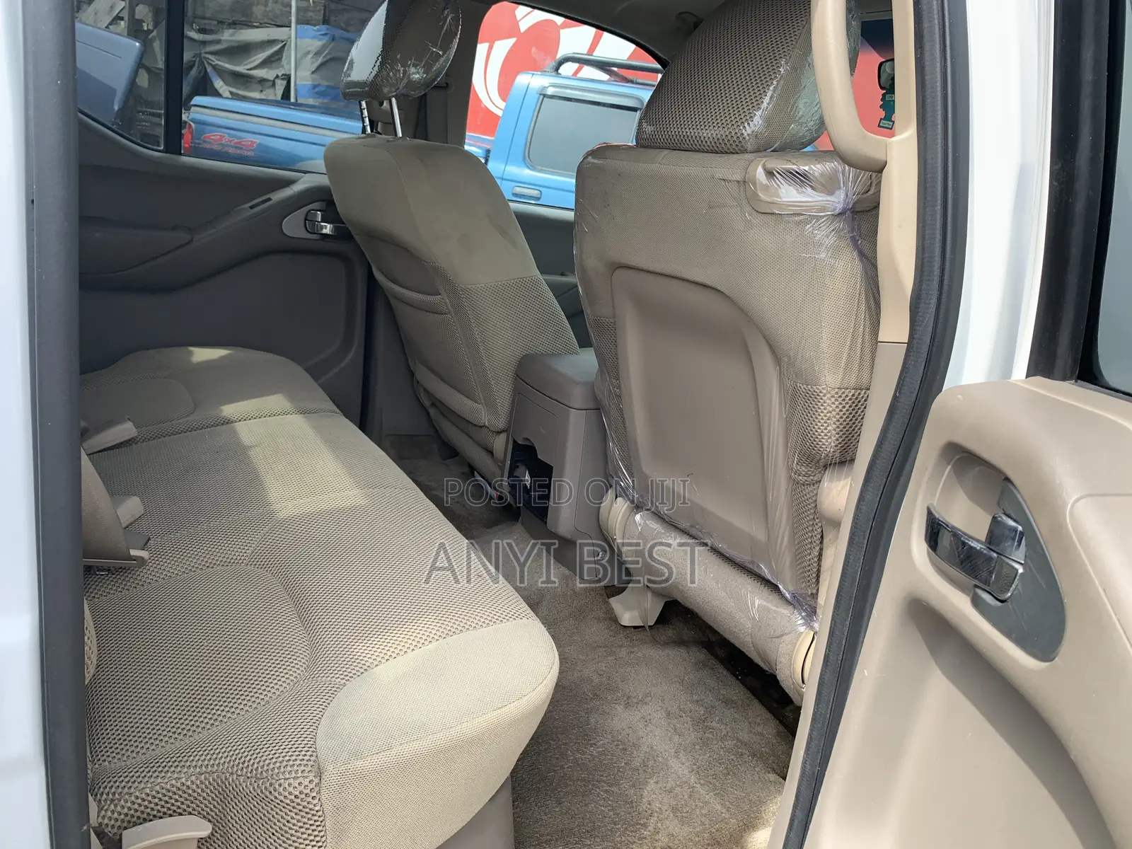 Nissan Frontier 2010 White