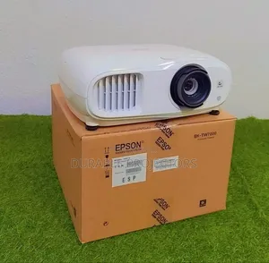 Brand New Home Cinema Epson Eh-Tw7000 Pro-Uhd Projector