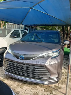 Toyota Sienna 2023 Gray