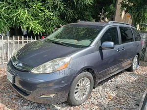 Toyota Sienna 2008 Gray