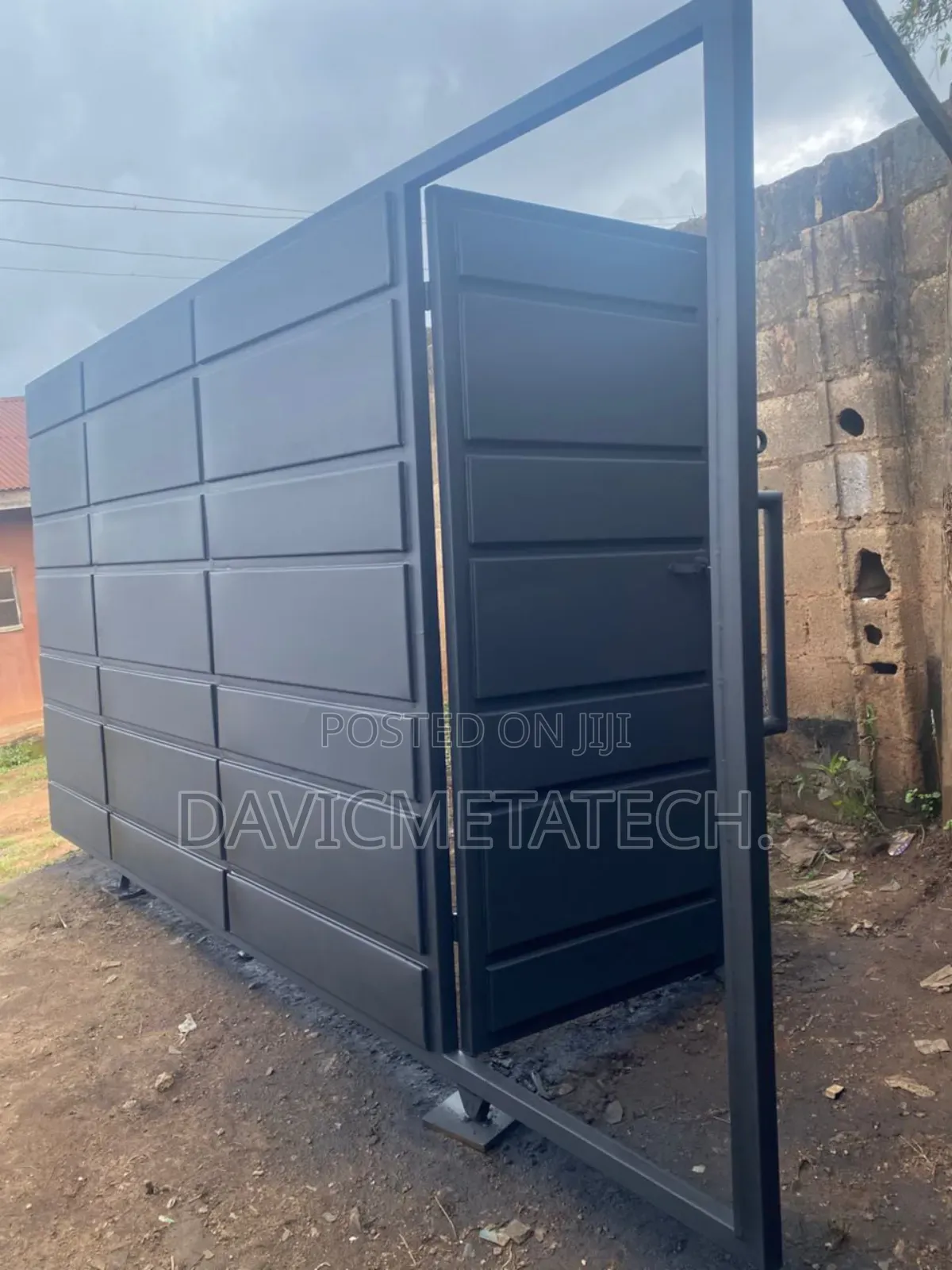 Metal Gate