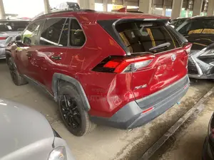 Toyota RAV4 XLE 2021 Red
