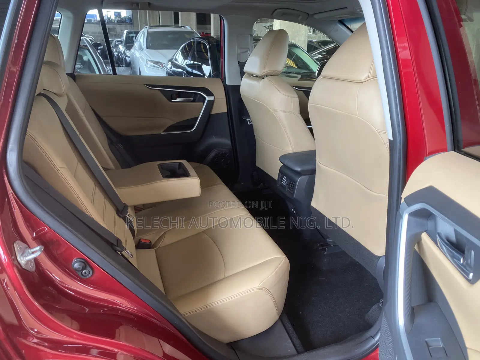 Toyota RAV4 XLE 2021 Red