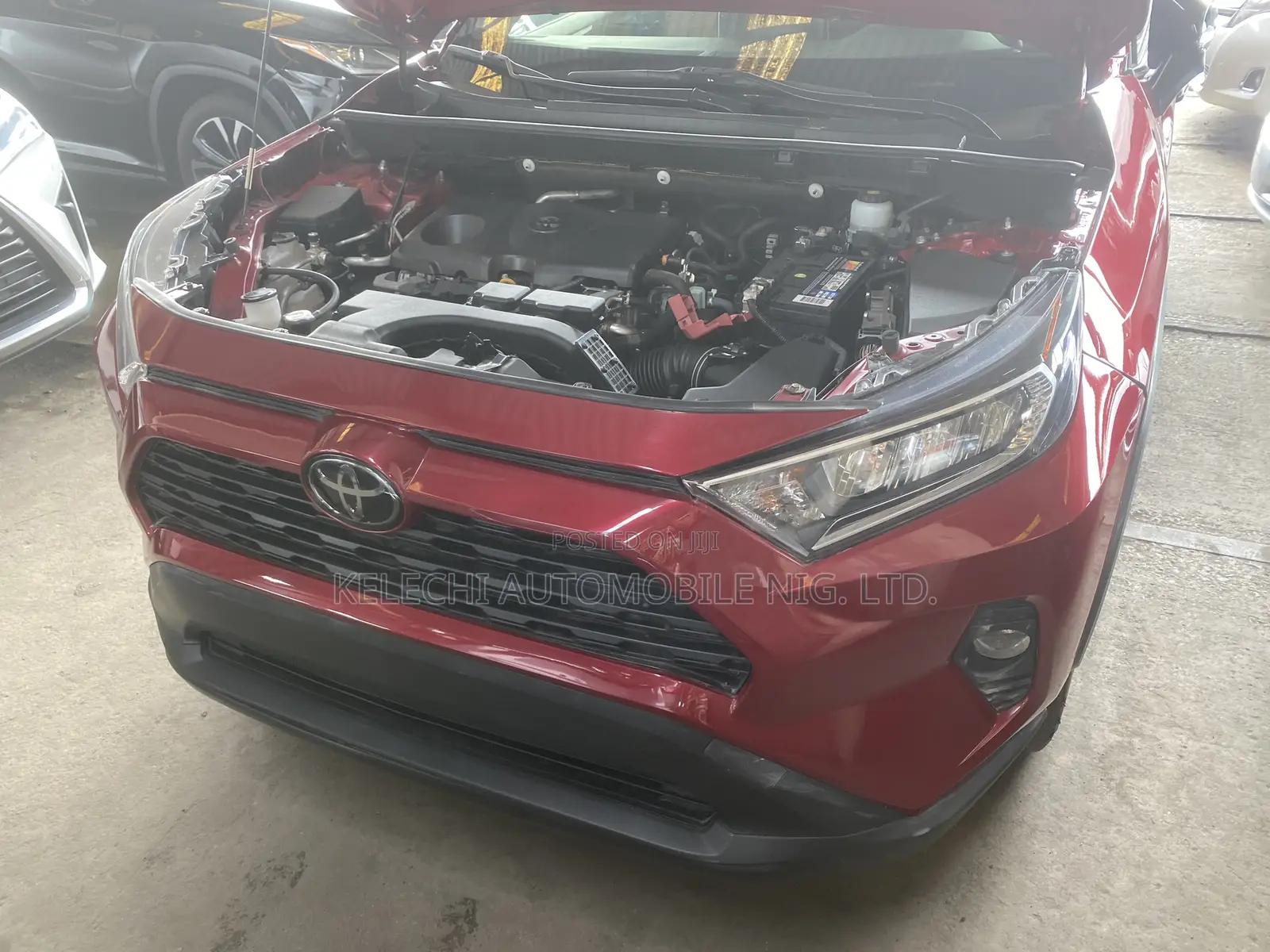 Toyota RAV4 XLE 2021 Red