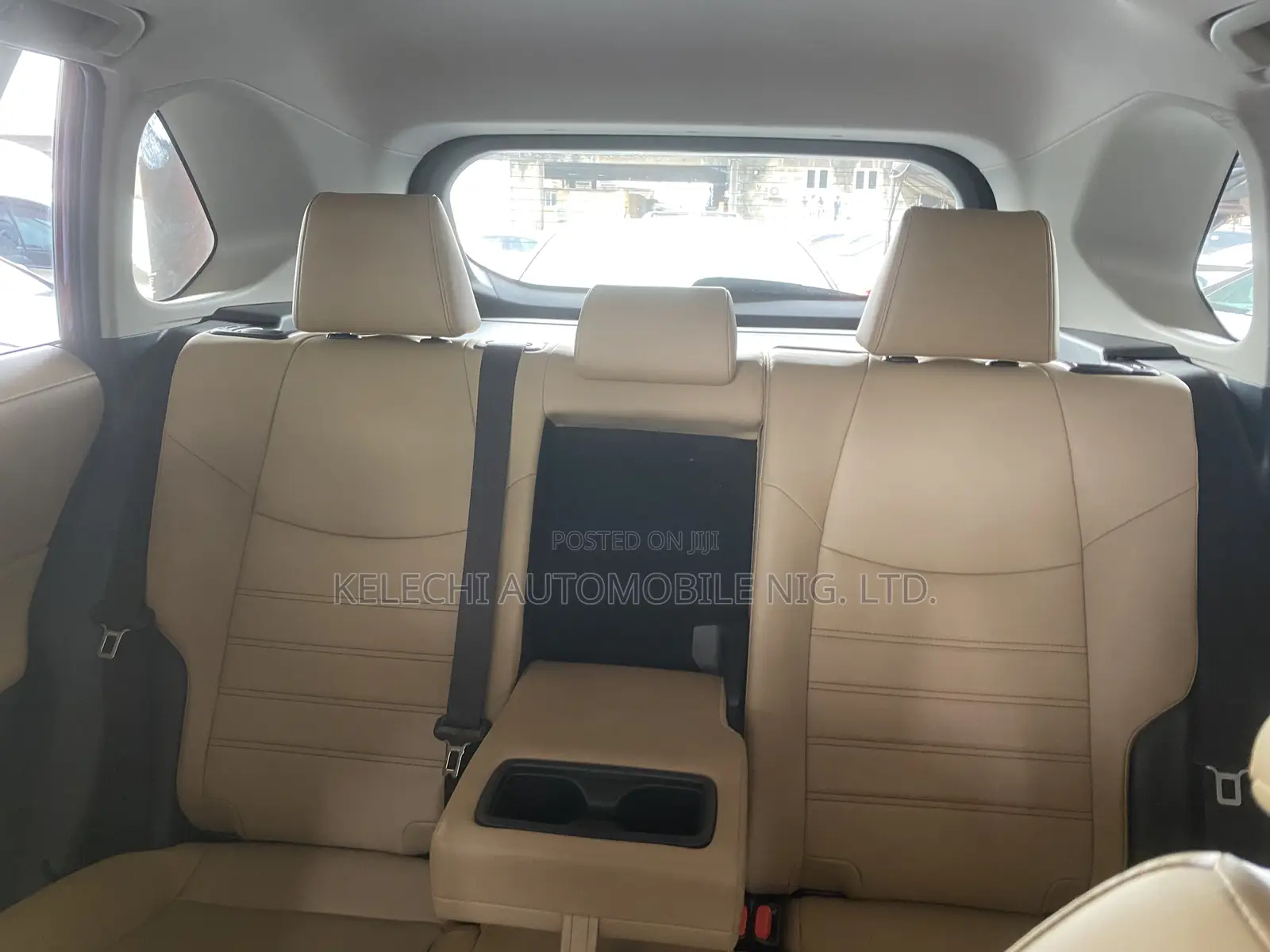 Toyota RAV4 XLE 2021 Red
