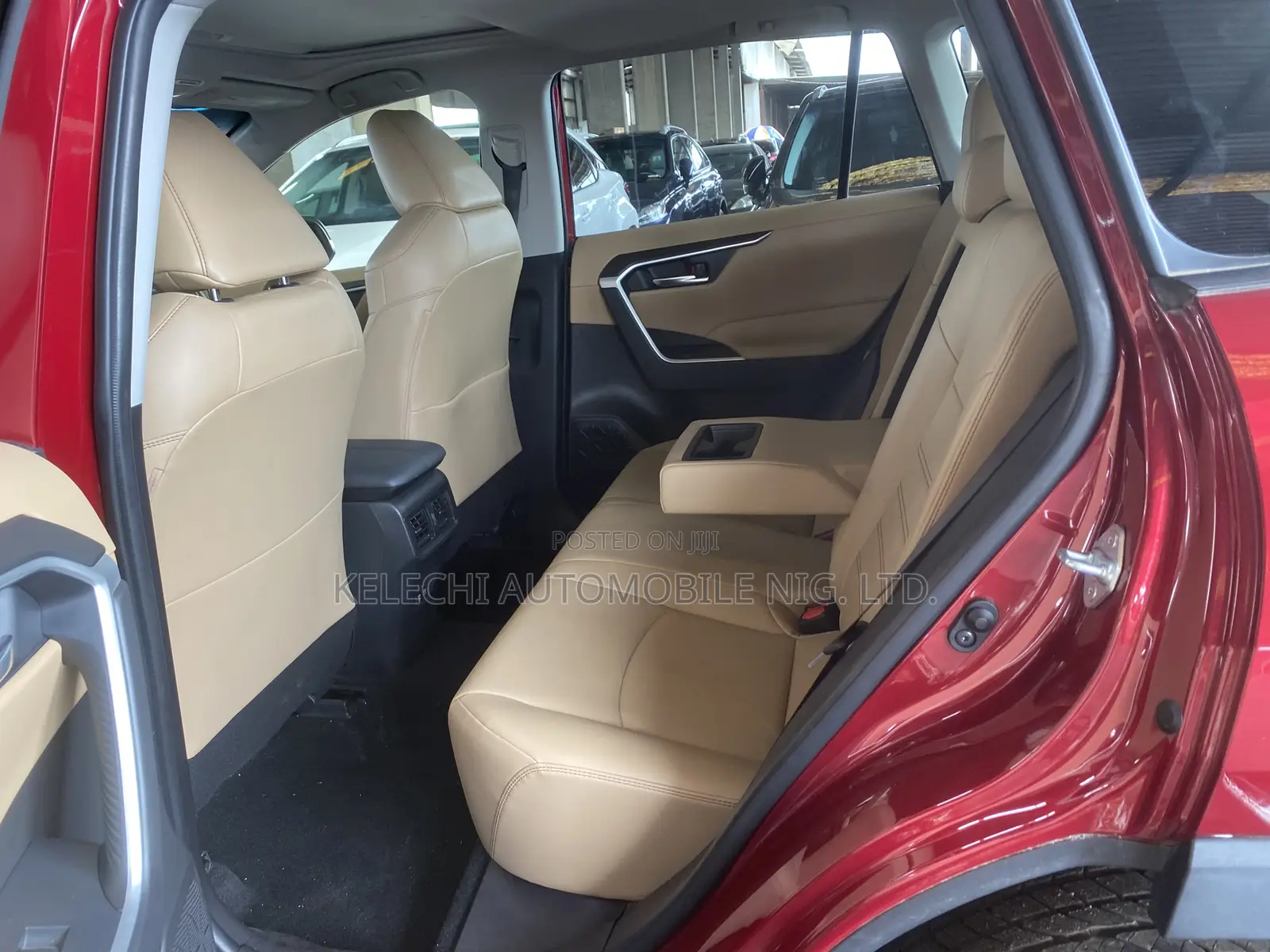 Toyota RAV4 XLE 2021 Red