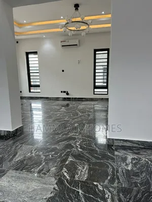 5bdrm Duplex in Kolapo Ishola Gra, Akobo for rent