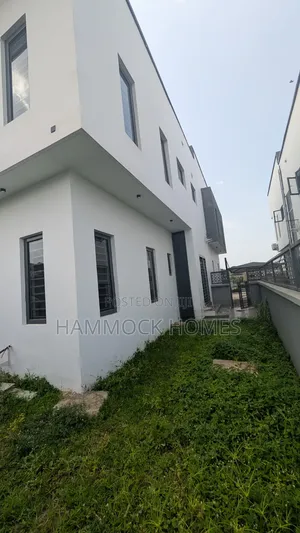 5bdrm Duplex in Kolapo Ishola Gra, Akobo for rent