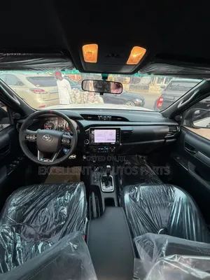New Toyota Hilux 2025 White
