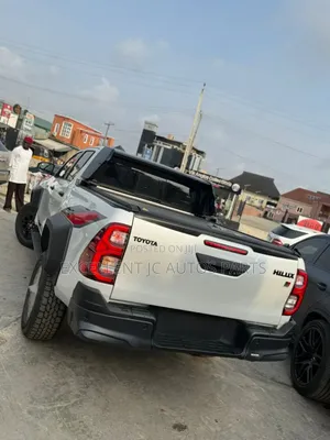 New Toyota Hilux 2025 White
